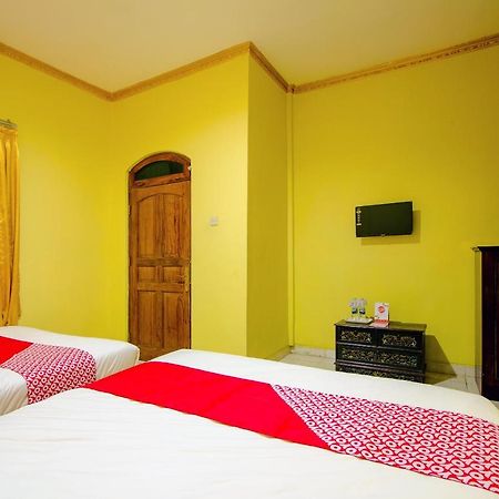 Oyo 1770 Hotel Mawar Saron 2 Kejayan Ngoại thất bức ảnh